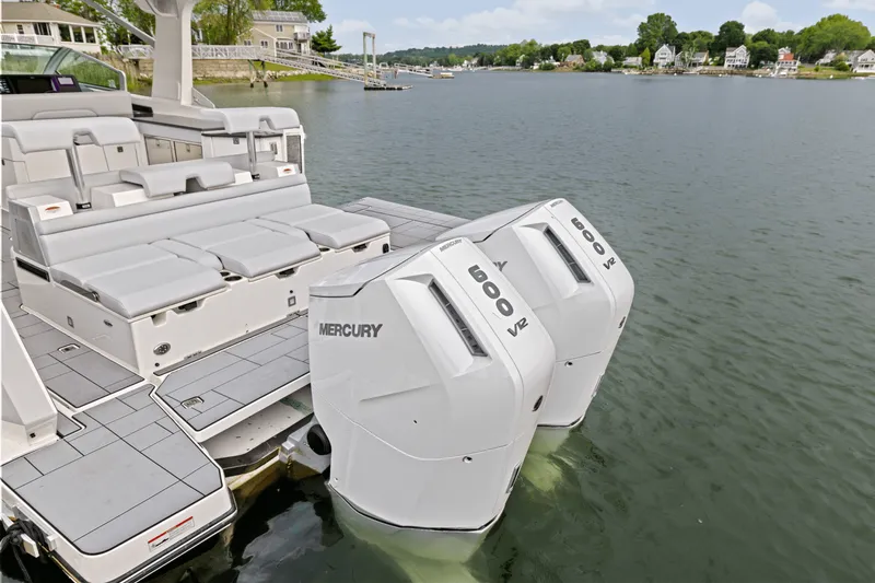 Slide: The Image of Aviara AV40 Outboard 2023 - 7