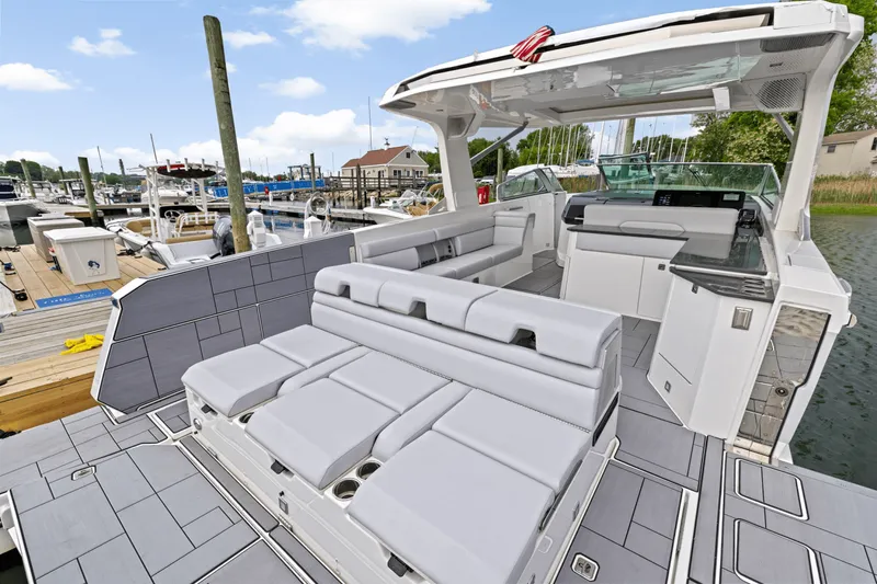 Slide: The Image of Aviara AV40 Outboard 2023 - 9