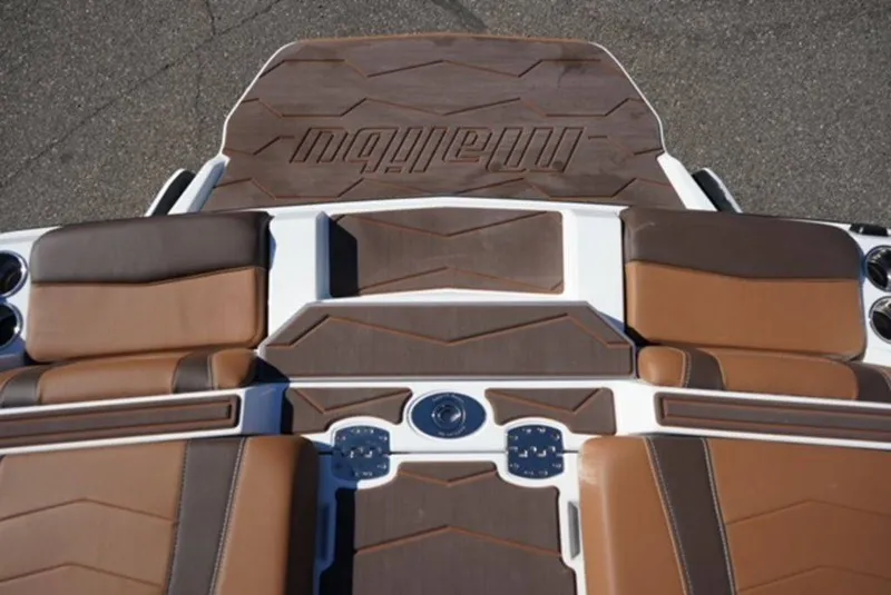 Slide: The Image of Malibu Boats 22 MXZ 2026 - 6