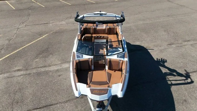 Slide: The Image of Malibu Boats 22 MXZ 2026 - 5