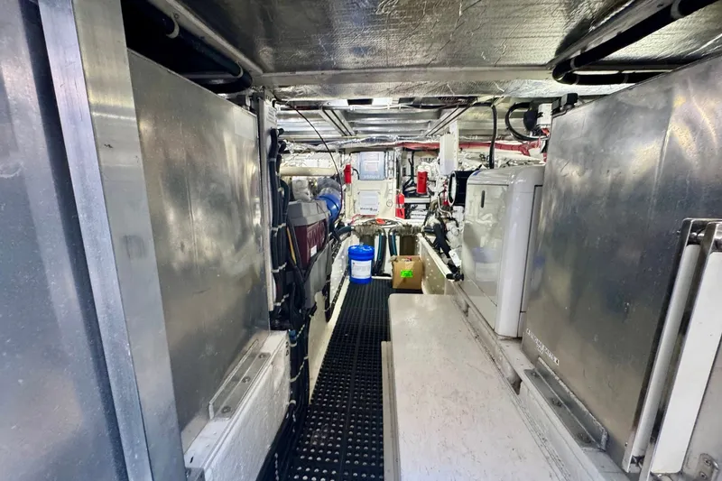 Slide: The Image of Navigator 6300 Classic Pilothouse 2000 - 69