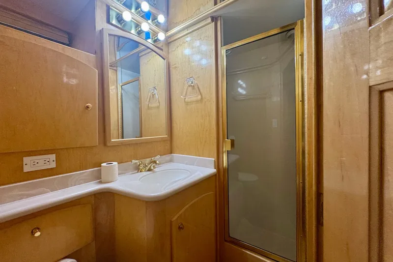 Slide: The Image of Navigator 6300 Classic Pilothouse 2000 - 32
