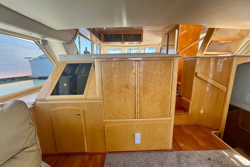 Slide: The Image of Navigator 6300 Classic Pilothouse 2000 - 10