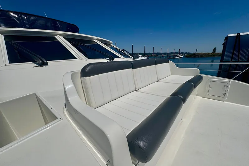 Slide: The Image of Navigator 6300 Classic Pilothouse 2000 - 37