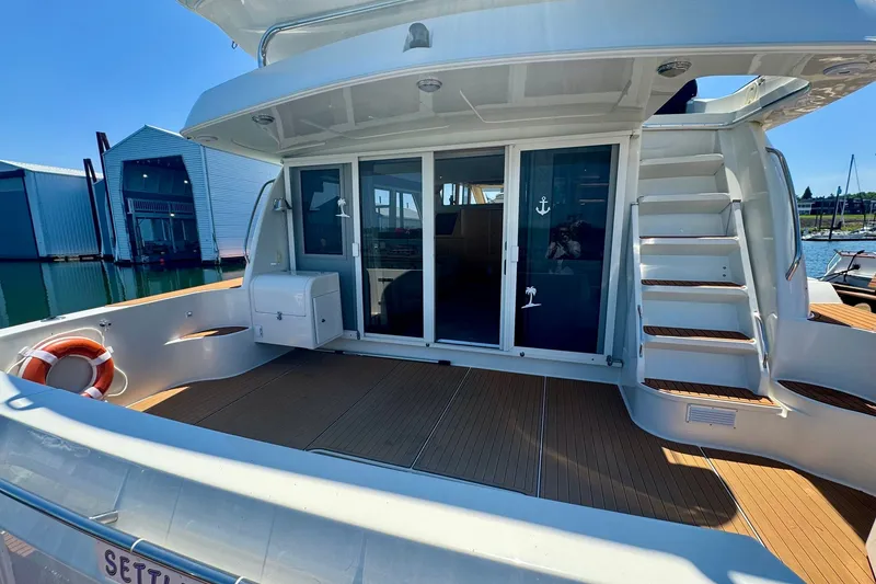 Slide: The Image of Navigator 6300 Classic Pilothouse 2000 - 41