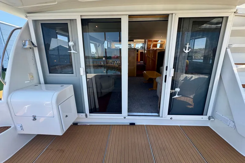 Slide: The Image of Navigator 6300 Classic Pilothouse 2000 - 42