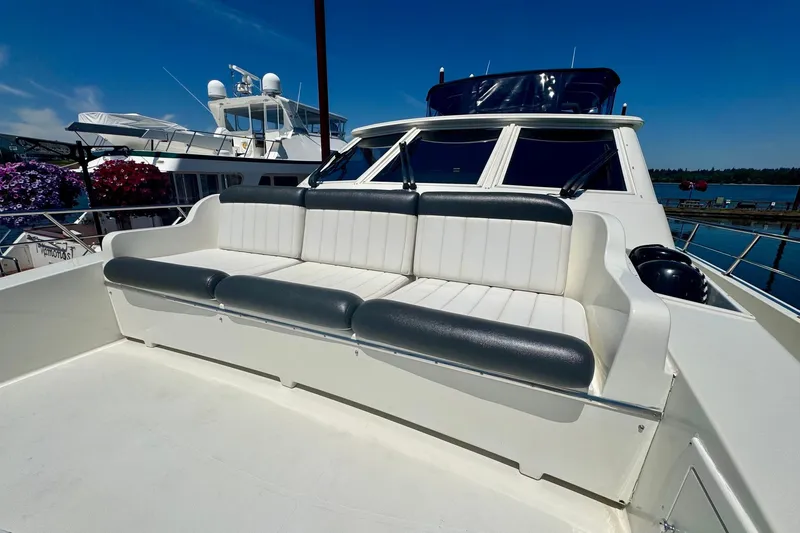 Slide: The Image of Navigator 6300 Classic Pilothouse 2000 - 35