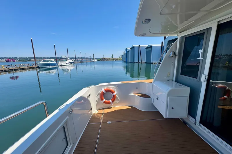 Slide: The Image of Navigator 6300 Classic Pilothouse 2000 - 44