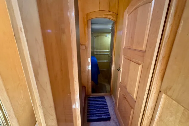 Slide: The Image of Navigator 6300 Classic Pilothouse 2000 - 28