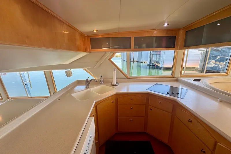 Slide: The Image of Navigator 6300 Classic Pilothouse 2000 - 15