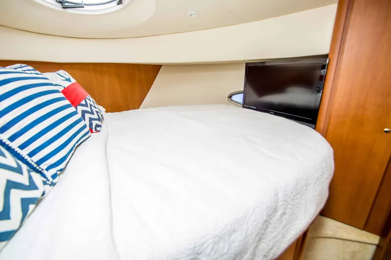 Slide: The Image of Silverton 39 Motor Yacht 2004 - 37