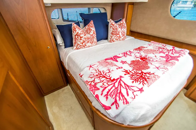 Slide: The Image of Silverton 39 Motor Yacht 2004 - 35