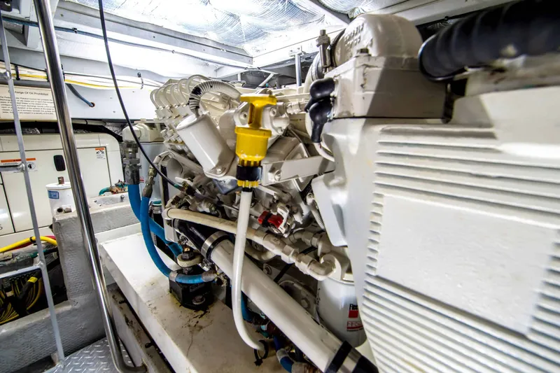 Slide: The Image of Silverton 39 Motor Yacht 2004 - 46