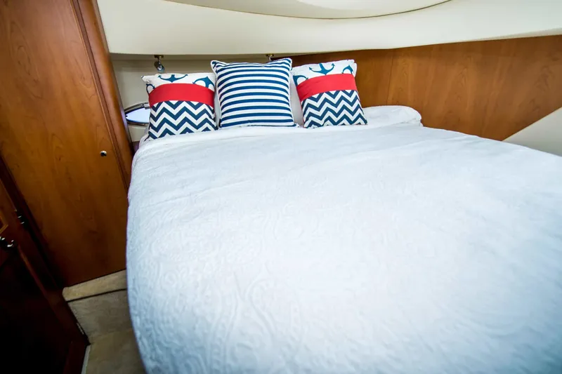 Slide: The Image of Silverton 39 Motor Yacht 2004 - 38