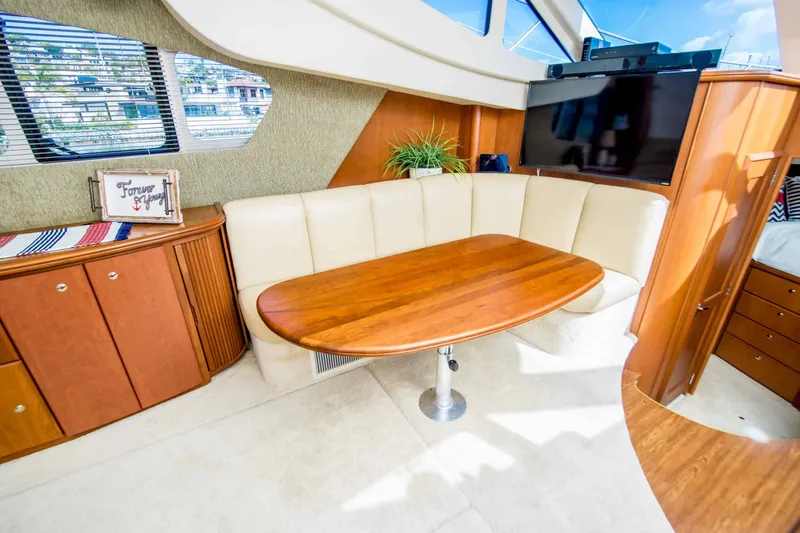 Slide: The Image of Silverton 39 Motor Yacht 2004 - 27