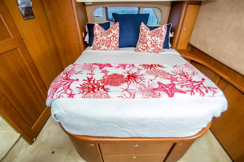 Slide: The Image of Silverton 39 Motor Yacht 2004 - 33