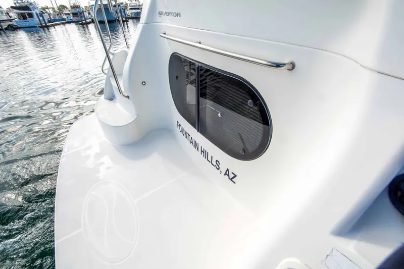 Slide: The Image of Silverton 39 Motor Yacht 2004 - 7