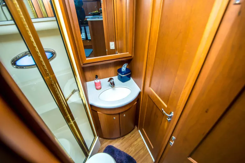 Slide: The Image of Silverton 39 Motor Yacht 2004 - 42