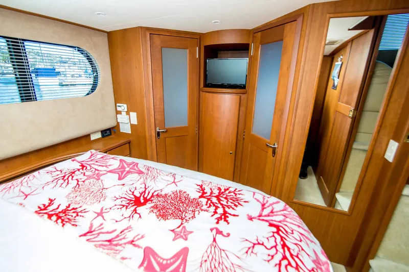 Slide: The Image of Silverton 39 Motor Yacht 2004 - 34