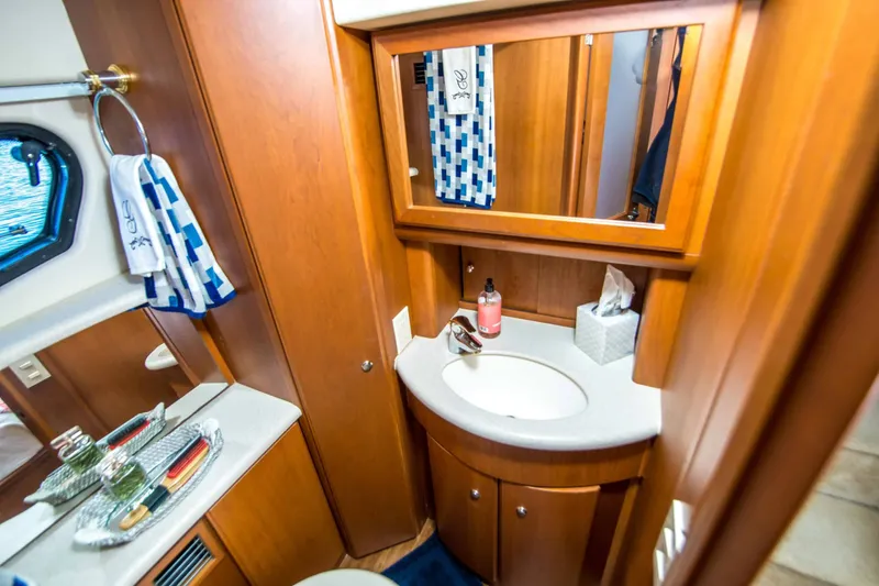Slide: The Image of Silverton 39 Motor Yacht 2004 - 40