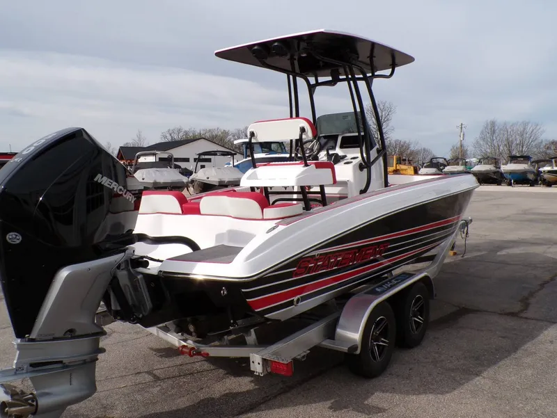 Slide: The Image of Statement SUV 250 Open Center Console 2026 - 3