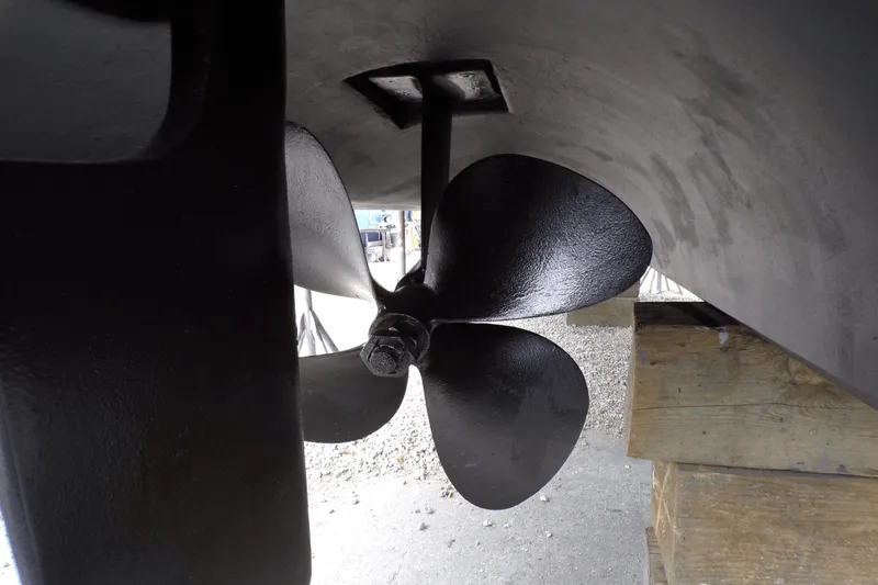 Slide: The Image of Cruisers 370 EXPRESS 2005 - 11