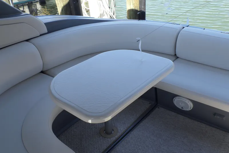 Slide: The Image of Cruisers 370 EXPRESS 2005 - 30