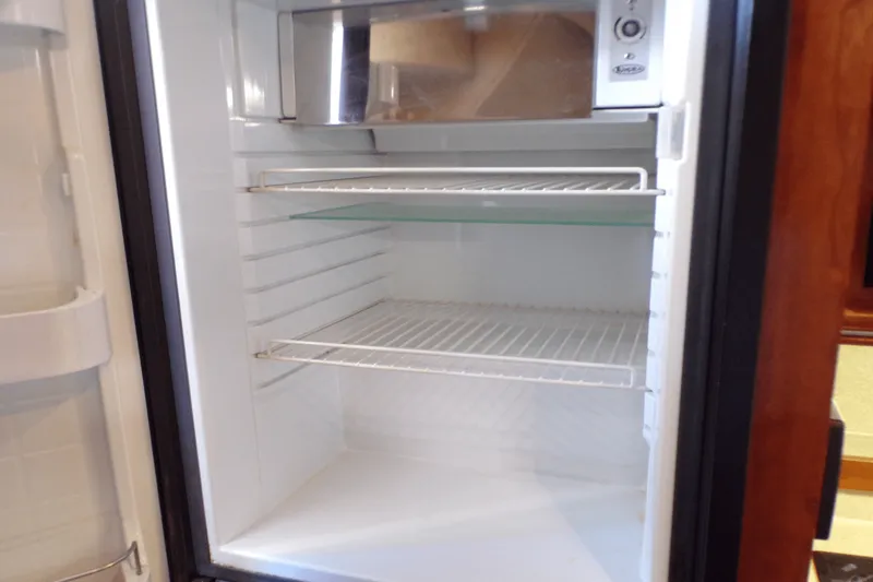 Slide: The Image of Cruisers 370 EXPRESS 2005 - 39