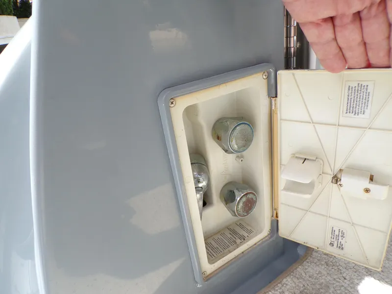 Slide: The Image of Cruisers 370 EXPRESS 2005 - 48