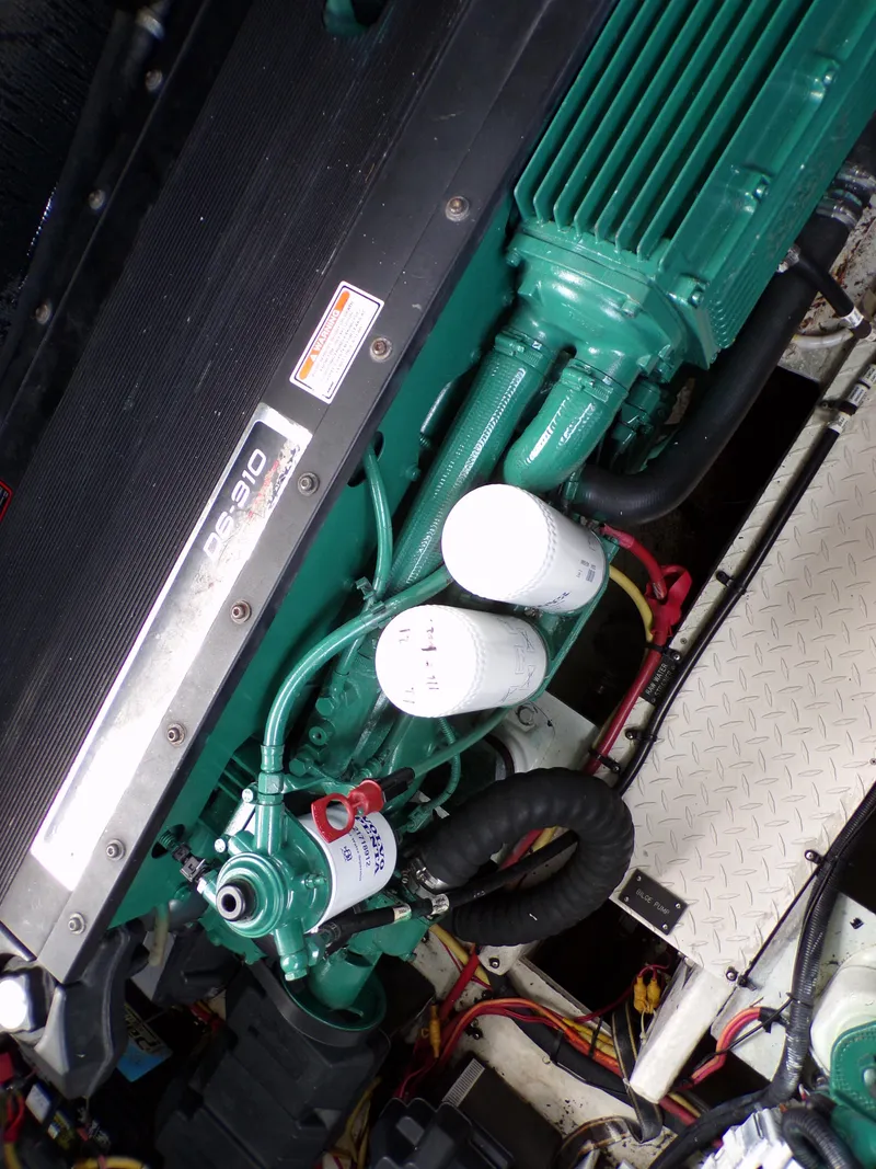 Slide: The Image of Cruisers 370 EXPRESS 2005 - 52