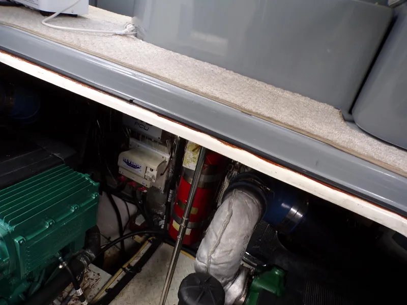 Slide: The Image of Cruisers 370 EXPRESS 2005 - 59