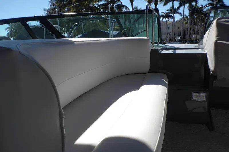 Slide: The Image of Cruisers 370 EXPRESS 2005 - 29