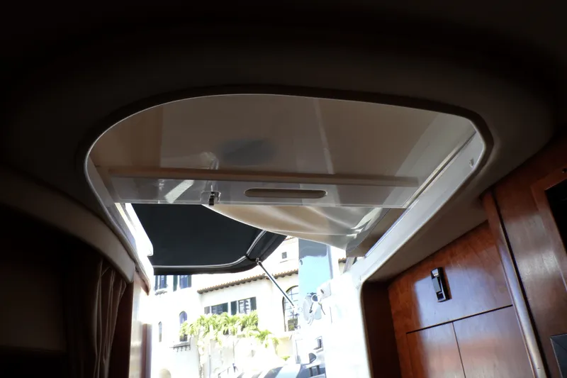 Slide: The Image of Cruisers Yachts 370 EXPRESS 2005 - 38