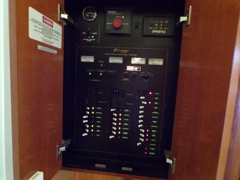 Slide: The Image of Cruisers Yachts 370 EXPRESS 2005 - 65