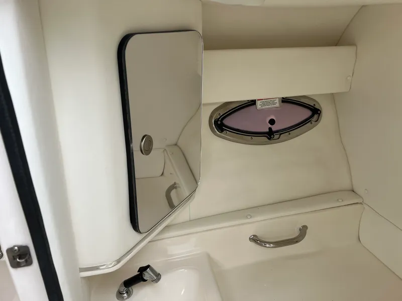 Slide: The Image of Sea Ray 300 SLX 2014 - 16