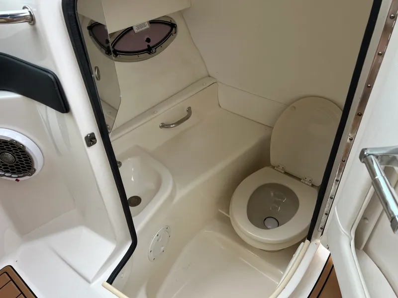 Slide: The Image of Sea Ray 300 SLX 2014 - 17