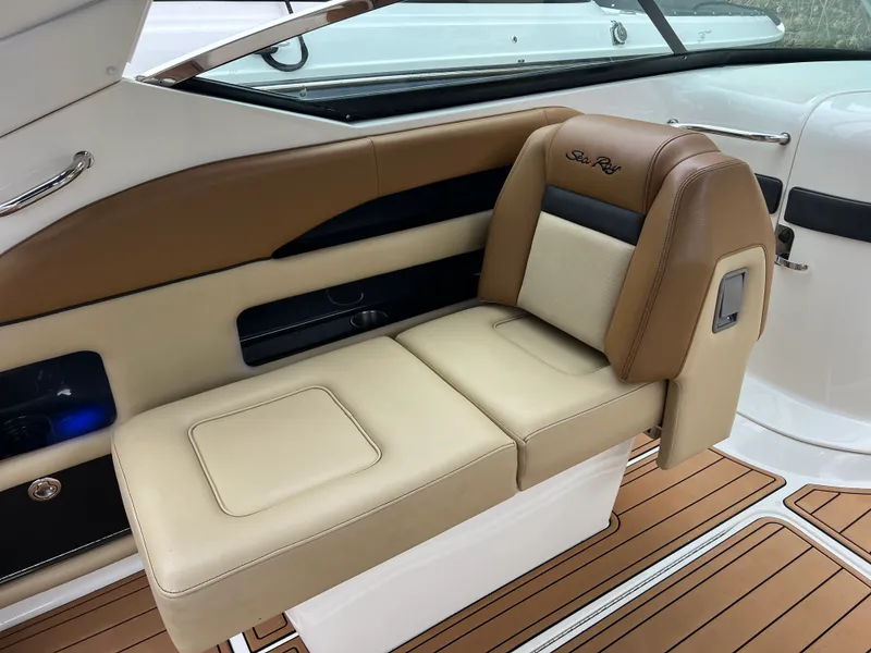 Slide: The Image of Sea Ray 300 SLX 2014 - 18