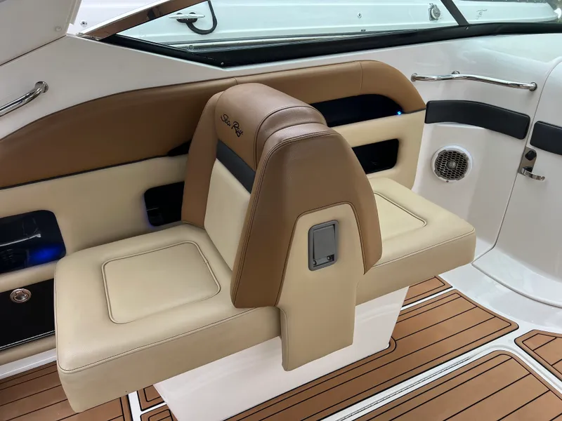 Slide: The Image of Sea Ray 300 SLX 2014 - 19