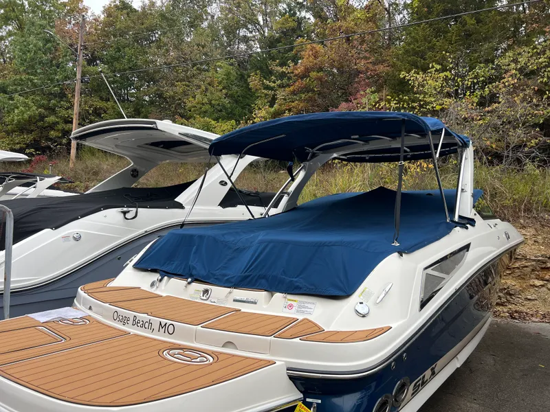 Slide: The Image of Sea Ray 300 SLX 2014 - 21