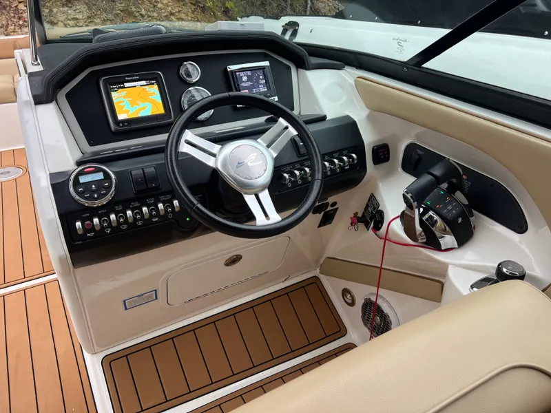 Slide: The Image of Sea Ray 300 SLX 2014 - 23