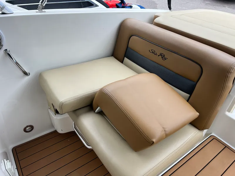 Slide: The Image of Sea Ray 300 SLX 2014 - 26