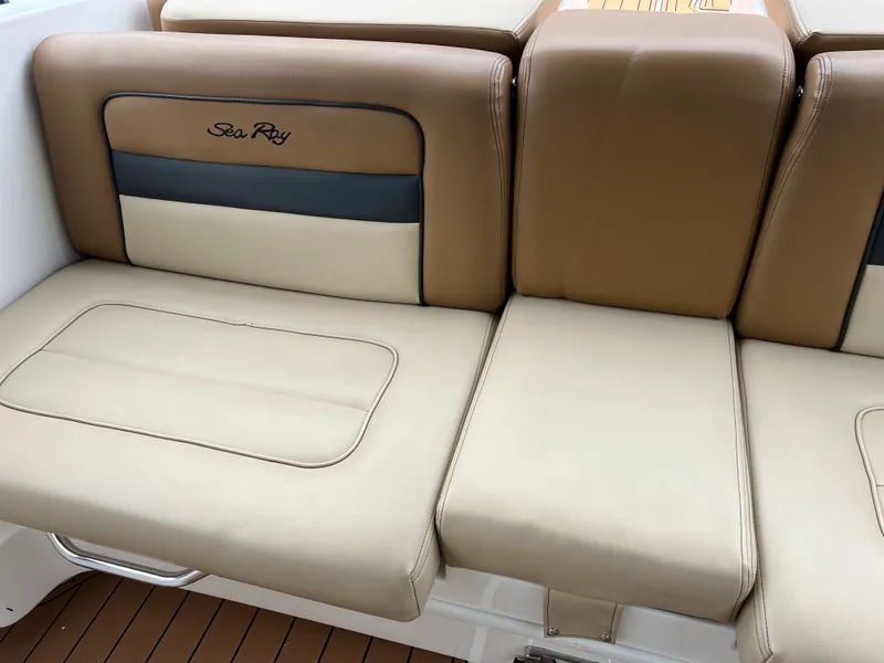 Slide: The Image of Sea Ray 300 SLX 2014 - 27