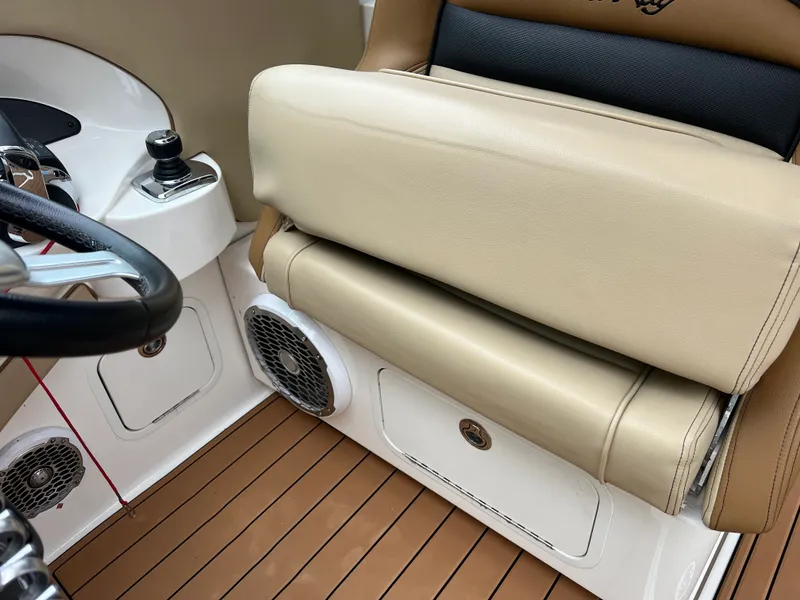 Slide: The Image of Sea Ray 300 SLX 2014 - 29