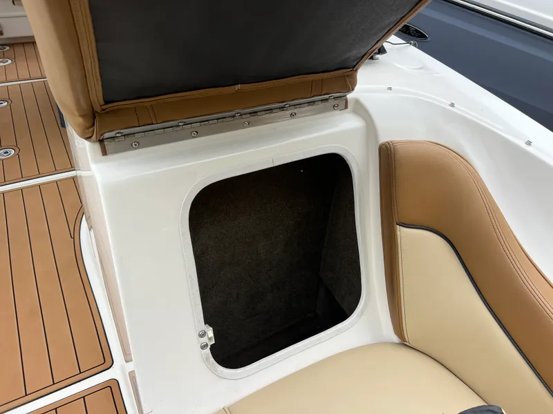 Slide: The Image of Sea Ray 300 SLX 2014 - 31