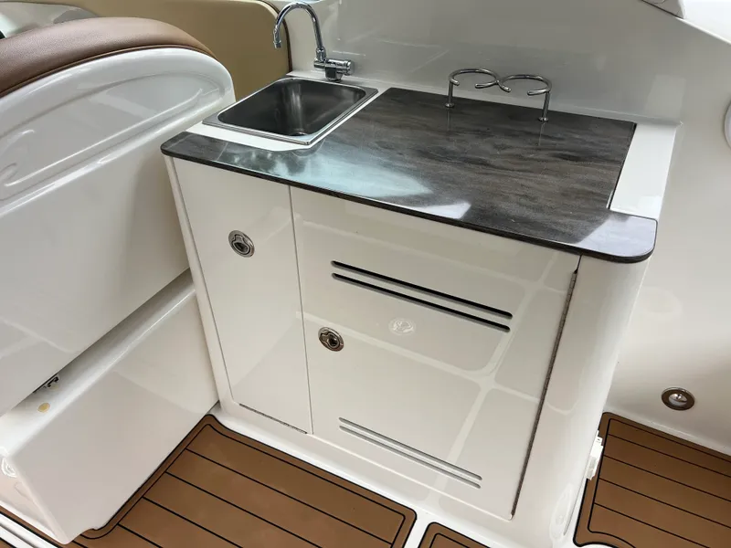 Slide: The Image of Sea Ray 300 SLX 2014 - 6