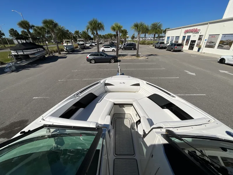 Slide: The Image of Sea Ray SLX 280 Outboard 2026 - 11