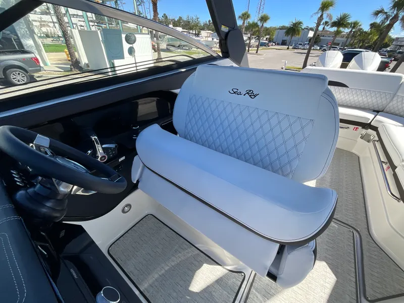 Slide: The Image of Sea Ray SLX 280 Outboard 2026 - 16