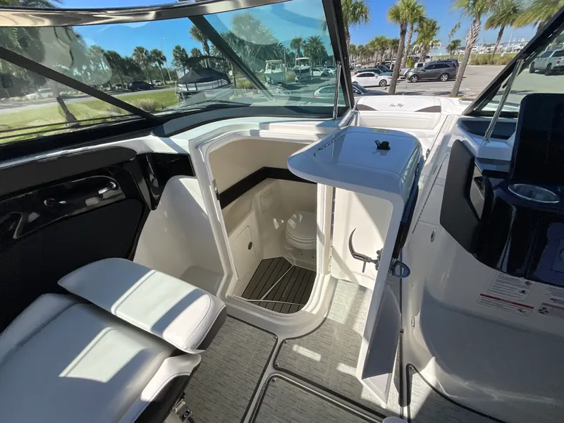 Slide: The Image of Sea Ray SLX 280 Outboard 2026 - 19