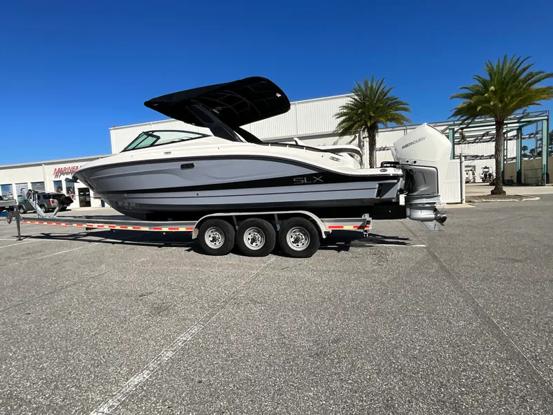 Slide: The Image of Sea Ray SLX 280 Outboard 2026 - 22