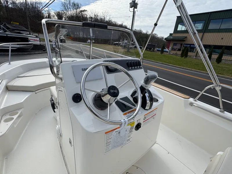 Slide: The Image of Boston Whaler 170 Montauk 2026 - 10